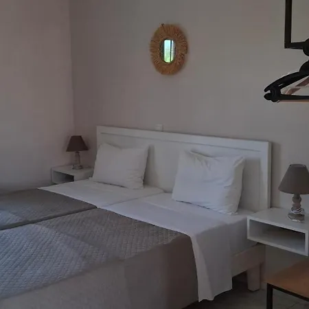 Aparthotel Amelia's Garden ιι