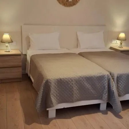 Lejlighedshotel Amelia's Garden ιι