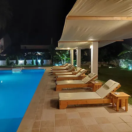 Aparthotel Amelia's Garden ιι
